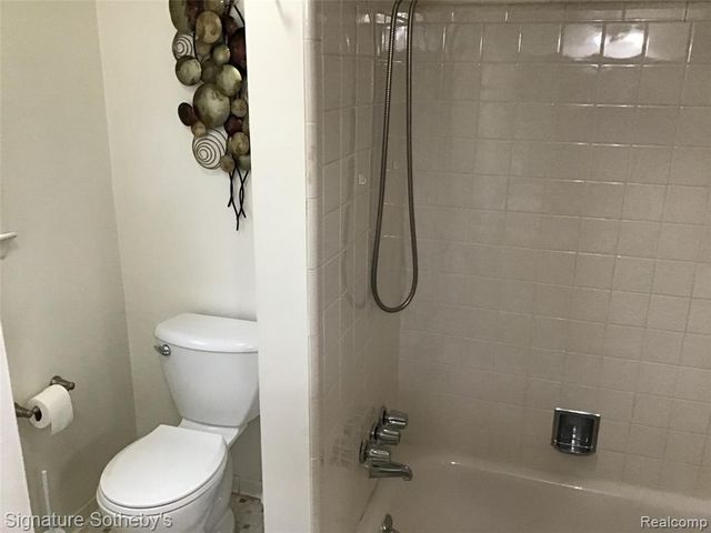 8171 Denwood Drive K-3, Sterling Heights, MI 48312