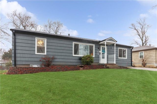 8422 W 69th Terrace, Overland Park, KS 66204