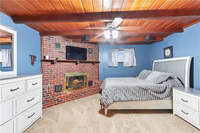 8422 W 69th Terrace, Overland Park, KS 66204