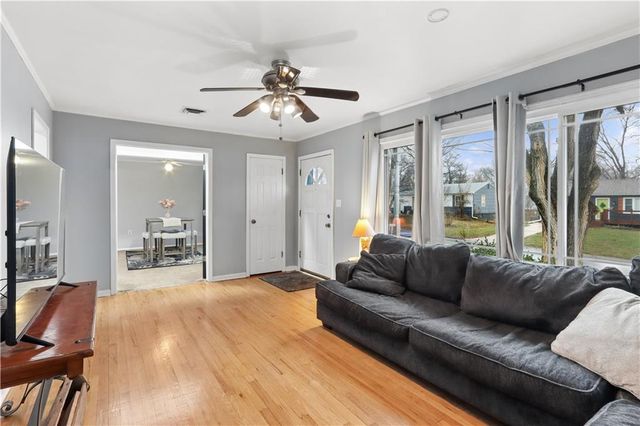 8422 W 69th Terrace, Overland Park, KS 66204