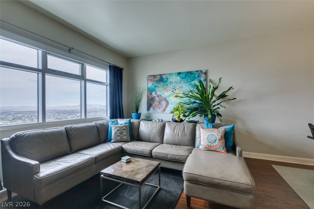 Image 11 of property listing at 150 Las Vegas Boulevard 2115, Las Vegas, NV 89101