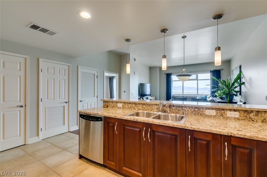 Image 27 of property listing at 150 Las Vegas Boulevard 2115, Las Vegas, NV 89101