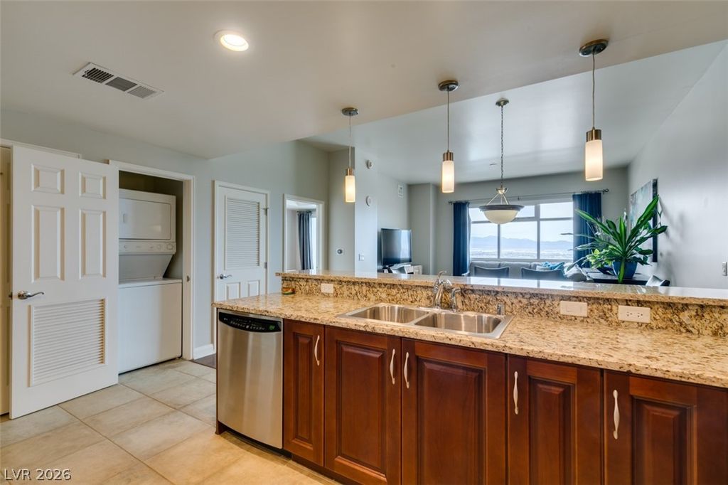 Image 28 of property listing at 150 Las Vegas Boulevard 2115, Las Vegas, NV 89101