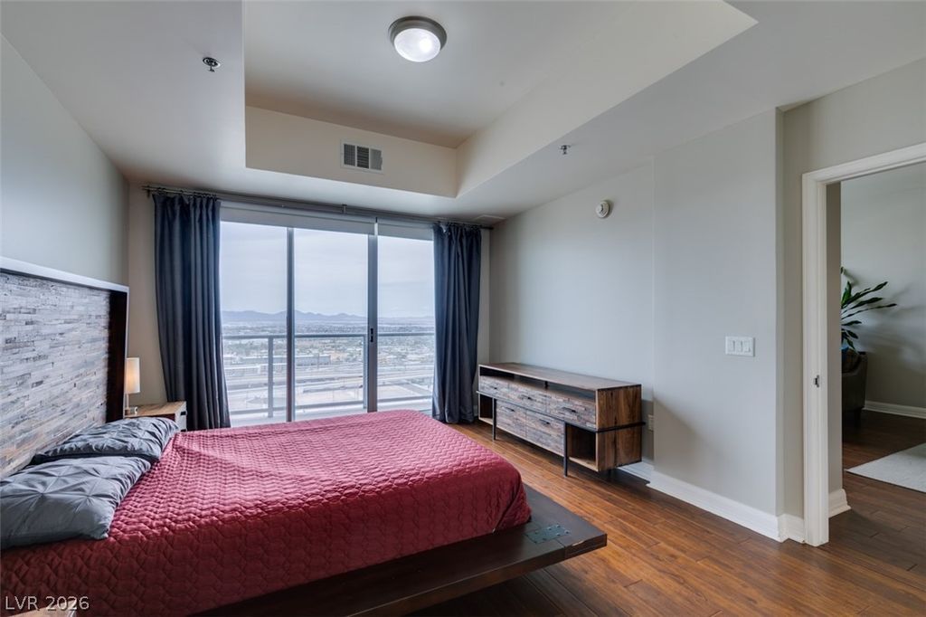 Image 32 of property listing at 150 Las Vegas Boulevard 2115, Las Vegas, NV 89101