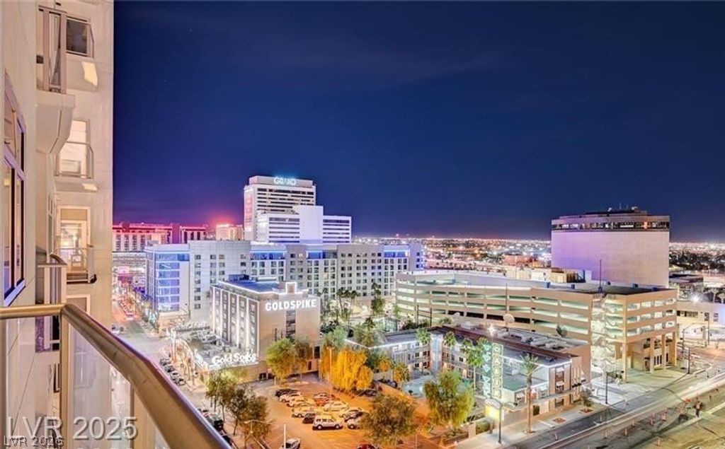 Image 37 of property listing at 150 Las Vegas Boulevard 2115, Las Vegas, NV 89101