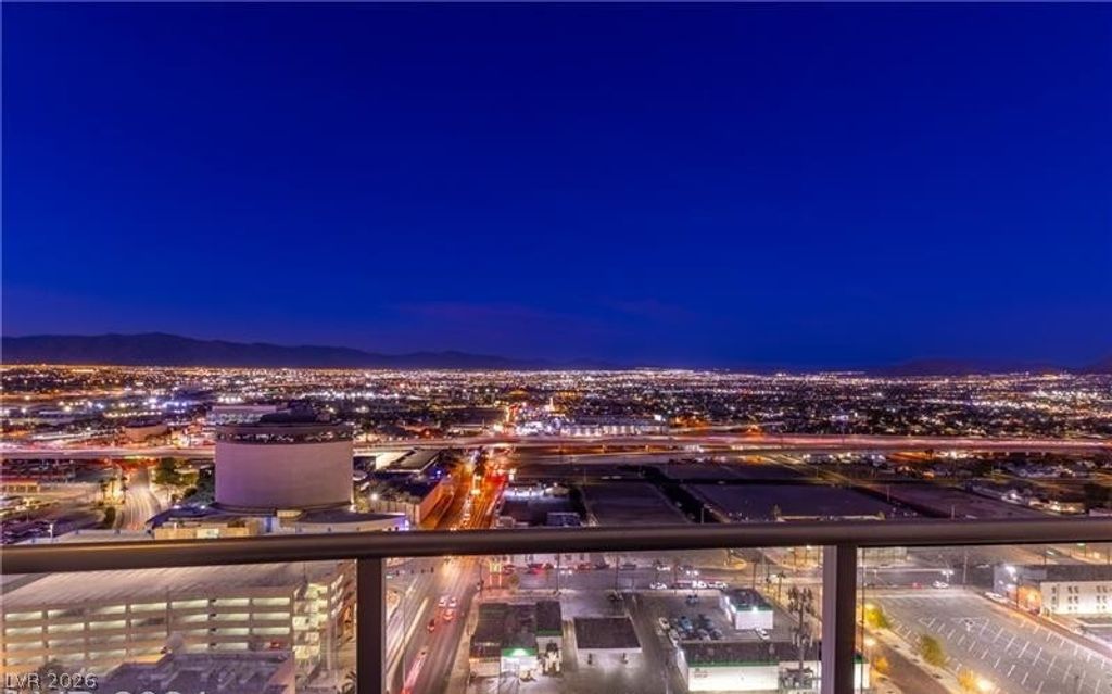 Image 39 of property listing at 150 Las Vegas Boulevard 2115, Las Vegas, NV 89101