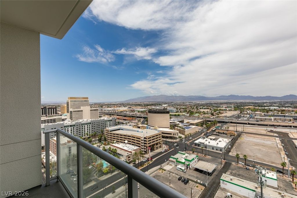 Image 41 of property listing at 150 Las Vegas Boulevard 2115, Las Vegas, NV 89101