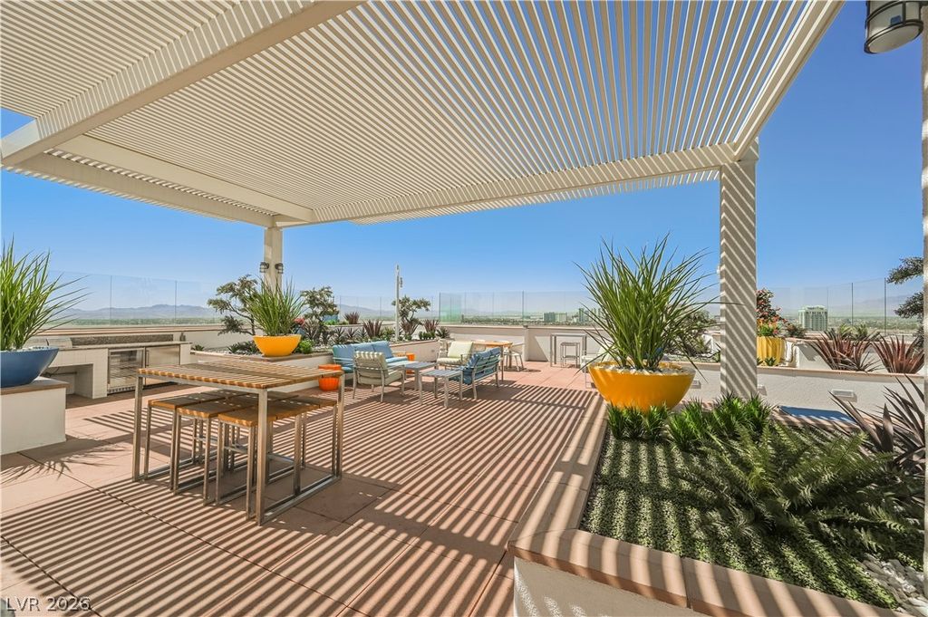 Image 44 of property listing at 150 Las Vegas Boulevard 2115, Las Vegas, NV 89101
