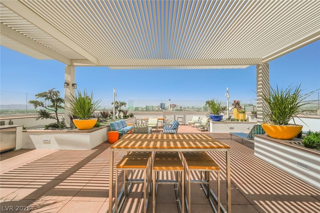 Image 46 of property listing at 150 Las Vegas Boulevard 2115, Las Vegas, NV 89101