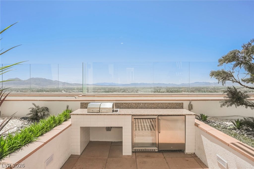 Image 49 of property listing at 150 Las Vegas Boulevard 2115, Las Vegas, NV 89101