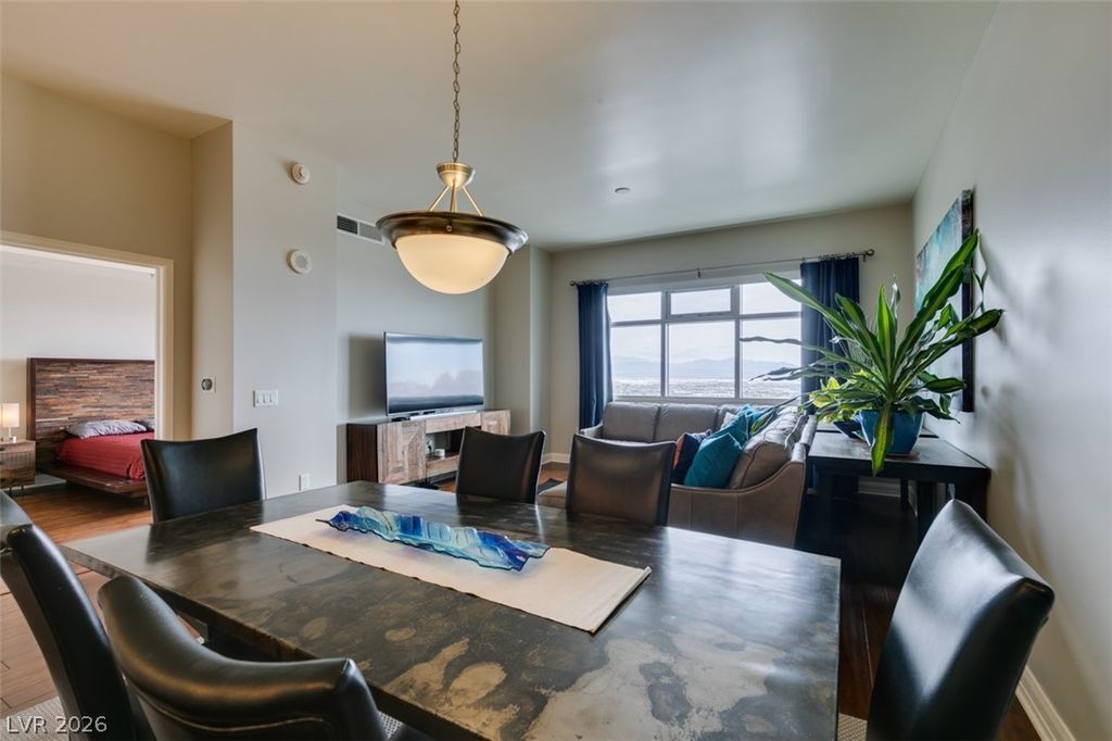 Image 5 of property listing at 150 Las Vegas Boulevard 2115, Las Vegas, NV 89101