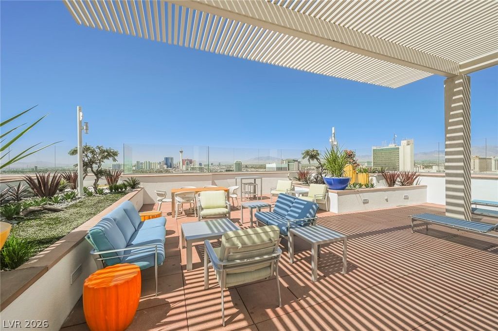 Image 50 of property listing at 150 Las Vegas Boulevard 2115, Las Vegas, NV 89101