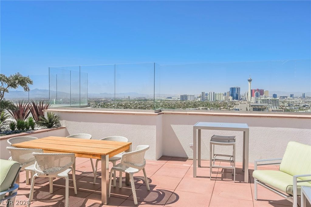Image 53 of property listing at 150 Las Vegas Boulevard 2115, Las Vegas, NV 89101