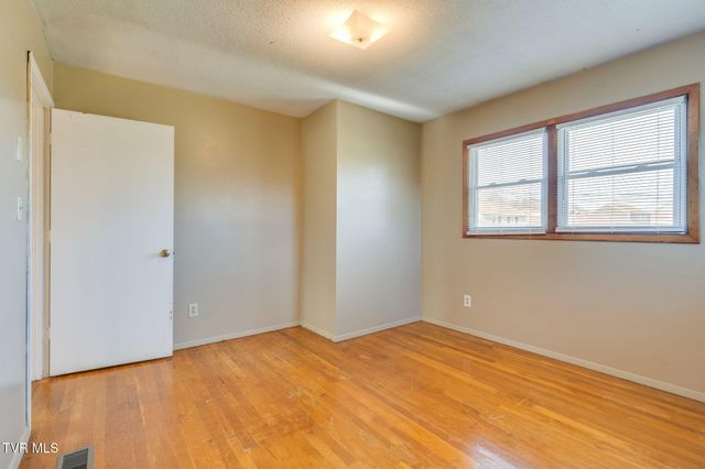 2907 Indian Ridge Road, Johnson City, TN 37604