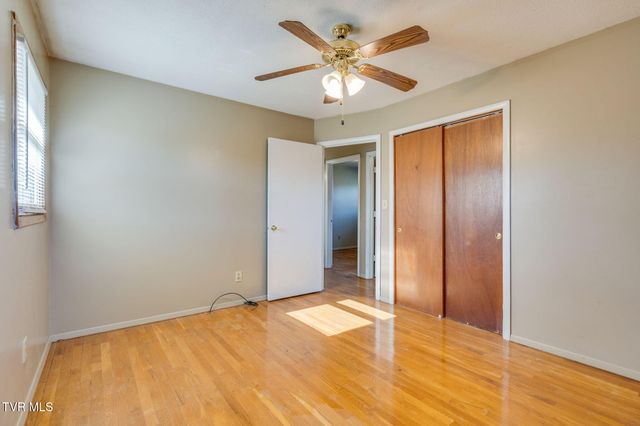 2907 Indian Ridge Road, Johnson City, TN 37604