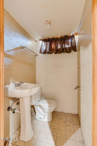 2907 Indian Ridge Road, Johnson City, TN 37604