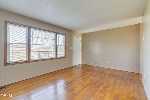 2907 Indian Ridge Road, Johnson City, TN 37604