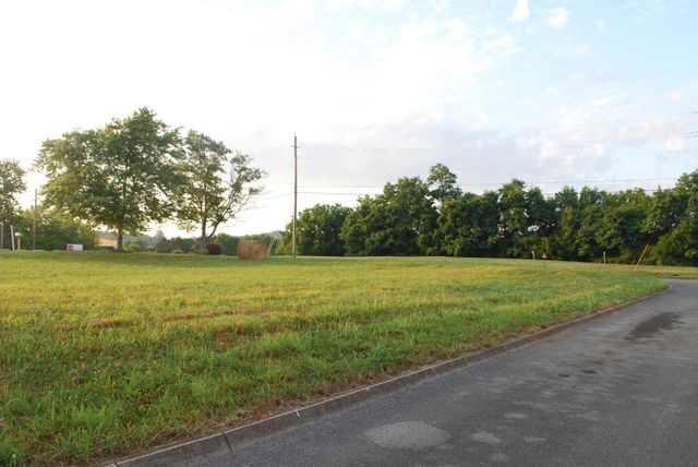 72 Business Center Circle, Sevierville, TN 37876