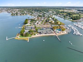 9 Sylvester Court, Norwalk, CT 06855