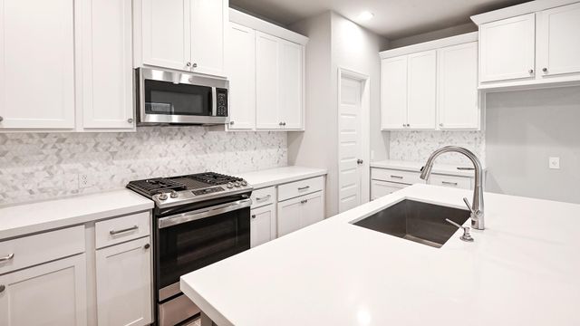 117 Endurance DR, Kyle, TX 78640