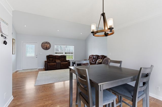 3080 Bowker Rd, Charlotte, TN 37036