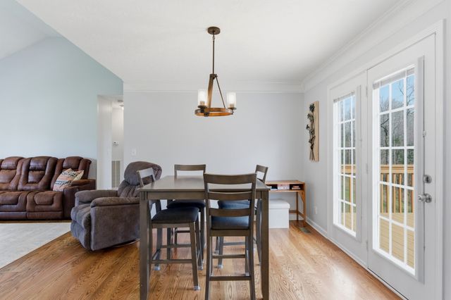 3080 Bowker Rd, Charlotte, TN 37036