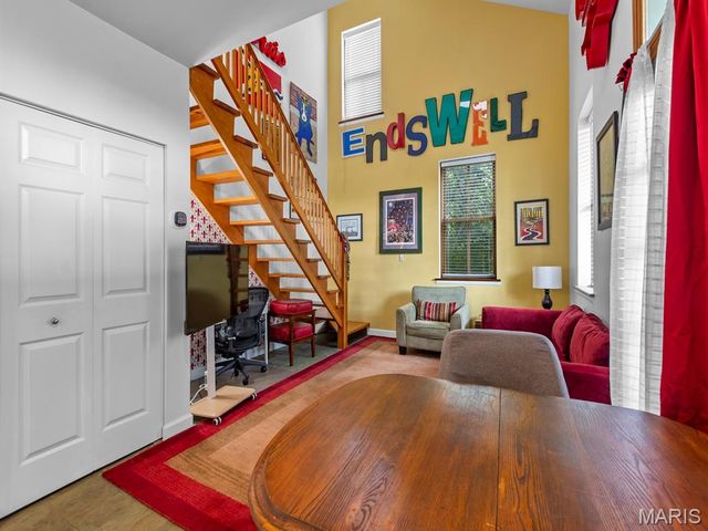 1014 Geyer Avenue, St Louis, MO 63104