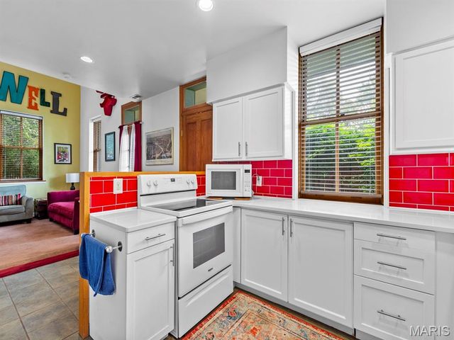 1014 Geyer Avenue, St Louis, MO 63104