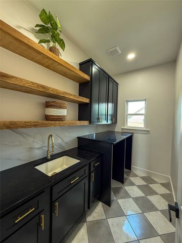 501 N Cleburne Whitney Road, Rio Vista, TX 76093