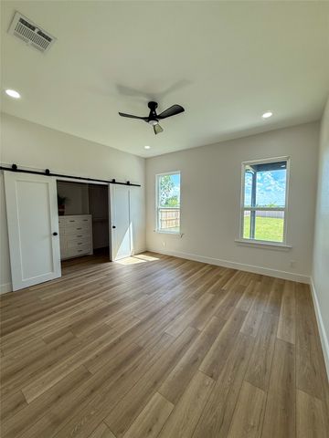 501 N Cleburne Whitney Road, Rio Vista, TX 76093