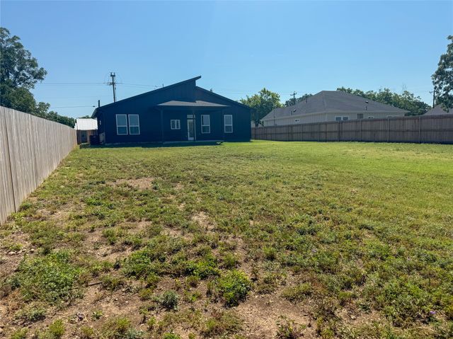 501 N Cleburne Whitney Road, Rio Vista, TX 76093