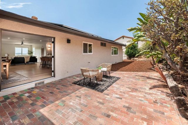 2430 Sunflower, Vista, CA 92083