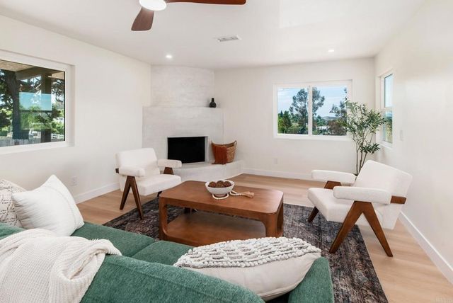 2430 Sunflower, Vista, CA 92083