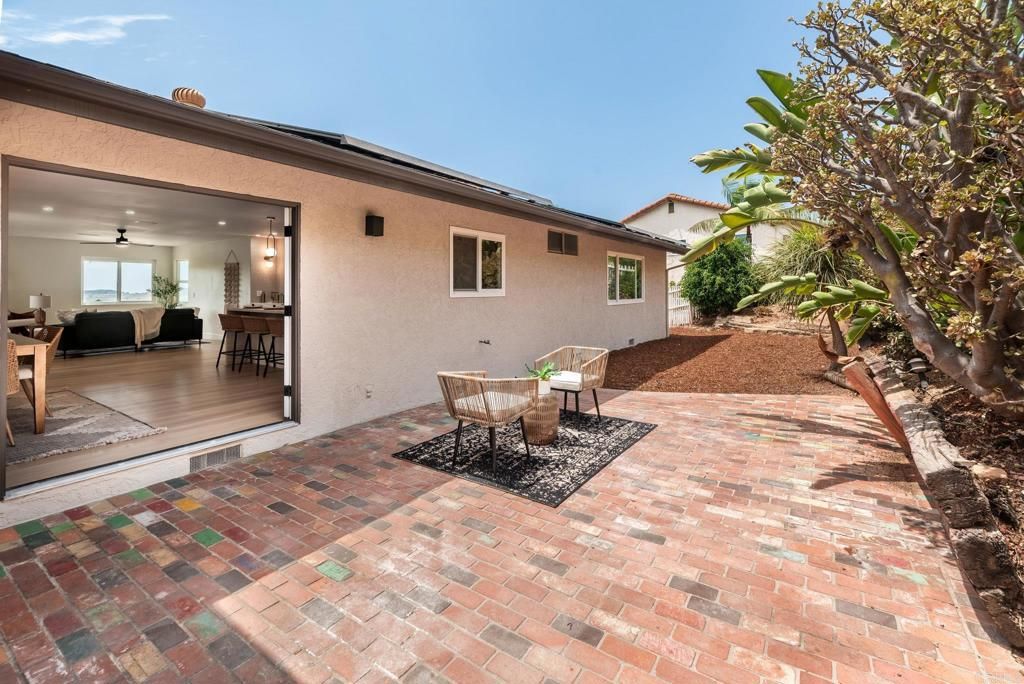 Image 19 of property listing at 2430 Sunflower, Vista, CA 92083