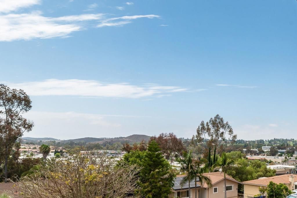 Image 25 of property listing at 2430 Sunflower, Vista, CA 92083