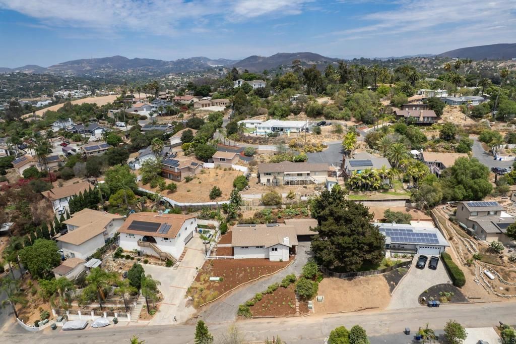 Image 30 of property listing at 2430 Sunflower, Vista, CA 92083