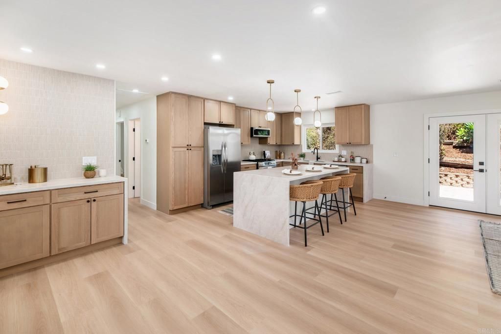 Image 6 of property listing at 2430 Sunflower, Vista, CA 92083