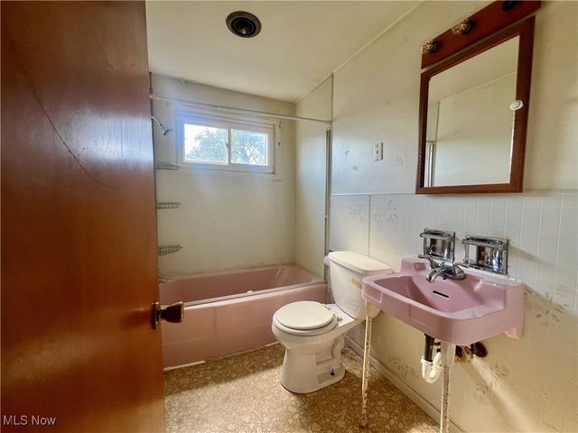 1454 Spring Avenue NE, Canton, OH 44714