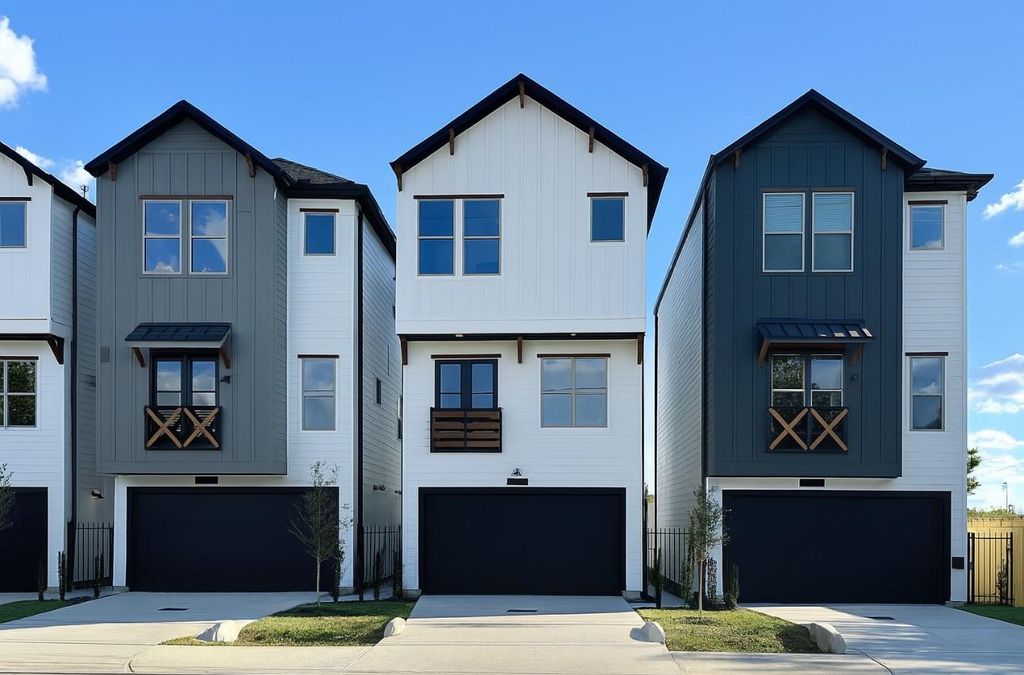 7805 Amelia Road B, Houston, TX 77055