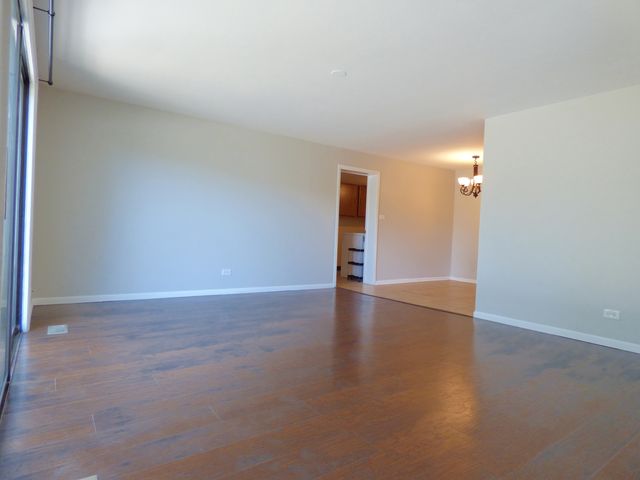 1321 Yarmouth Court, Schaumburg, IL 60193