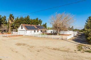 5849 E Avenue T8, Palmdale, CA 93552
