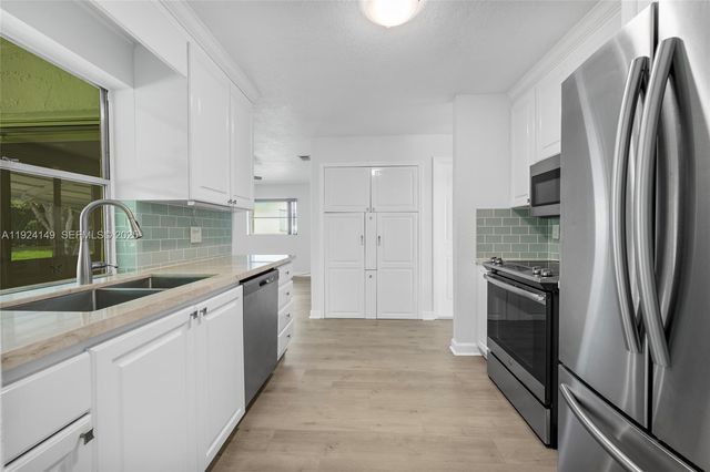 1131 NW 90th Way, Plantation, FL 33322