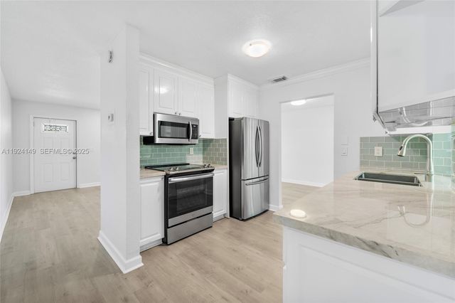 1131 NW 90th Way, Plantation, FL 33322