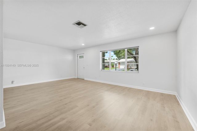 1131 NW 90th Way, Plantation, FL 33322