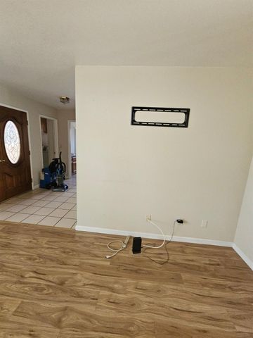 2237 Jon Dr, Fresno, CA 93720