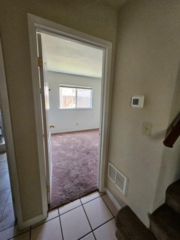 2237 Jon Dr, Fresno, CA 93720
