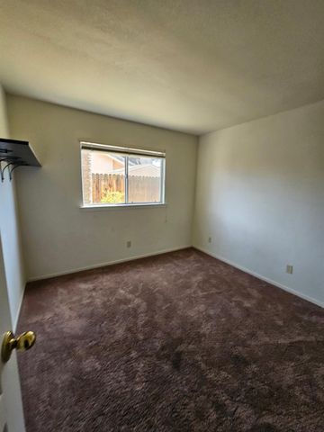 2237 Jon Dr, Fresno, CA 93720