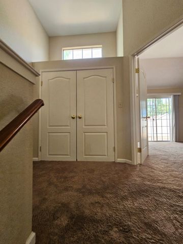 2237 Jon Dr, Fresno, CA 93720