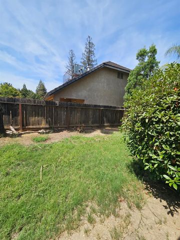 2237 Jon Dr, Fresno, CA 93720