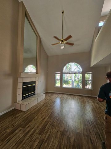 2237 Jon Dr, Fresno, CA 93720
